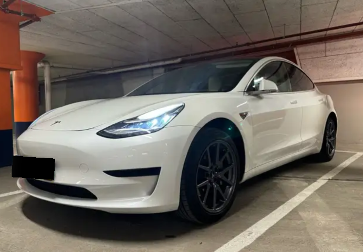 Left hand drive TESLA MODEL 3 RWD Plus 60 kWh Enhanced Autopilot